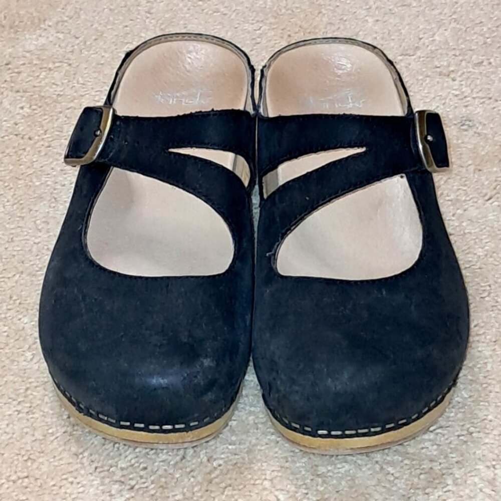 Dansko Bria Nubuck clogs Size 7